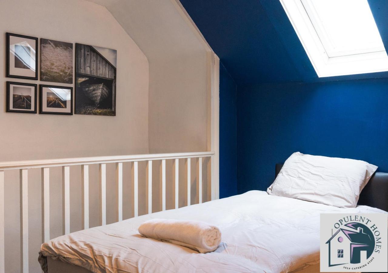 Contractors Pad - 4 Bed Town House - Cent Reading - Free Parking Villa Dış mekan fotoğraf