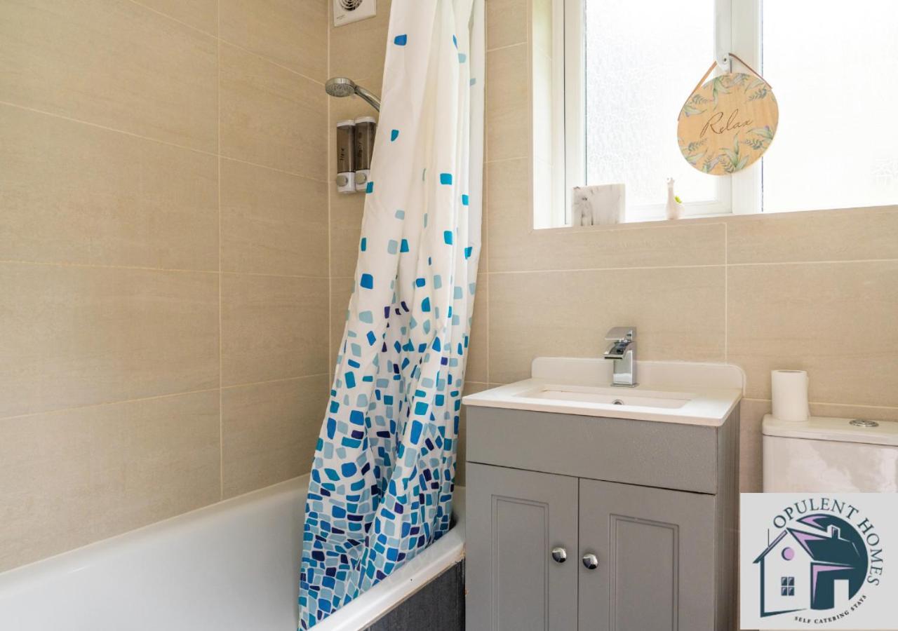 Contractors Pad - 4 Bed Town House - Cent Reading - Free Parking Villa Dış mekan fotoğraf