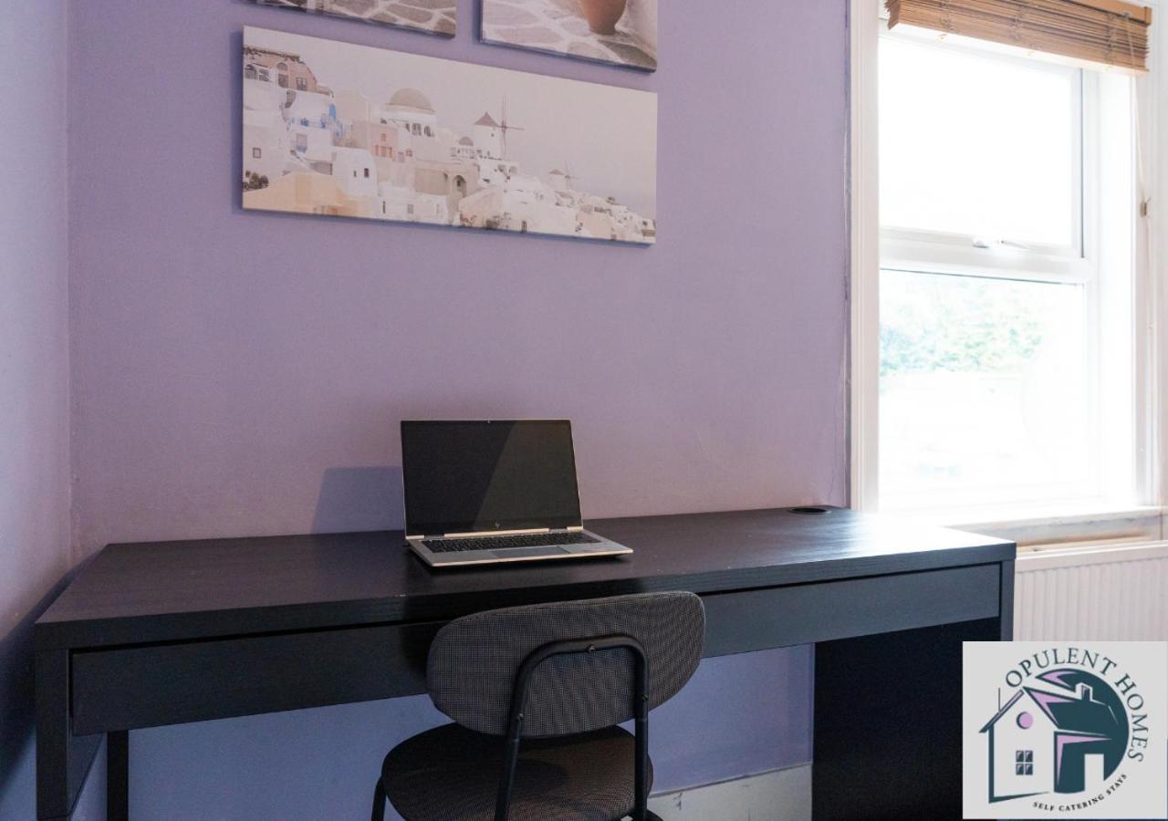 Contractors Pad - 4 Bed Town House - Cent Reading - Free Parking Villa Dış mekan fotoğraf