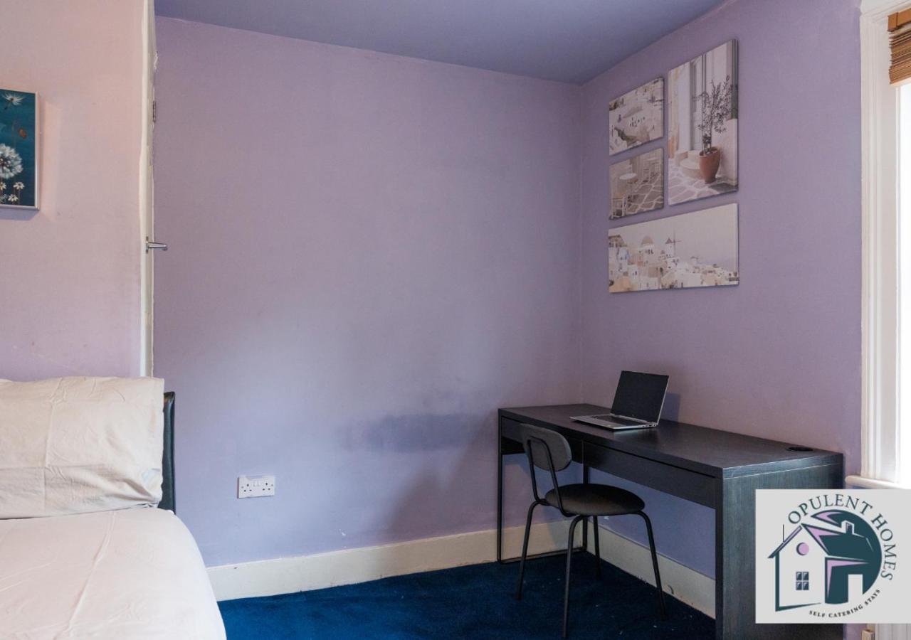 Contractors Pad - 4 Bed Town House - Cent Reading - Free Parking Villa Dış mekan fotoğraf